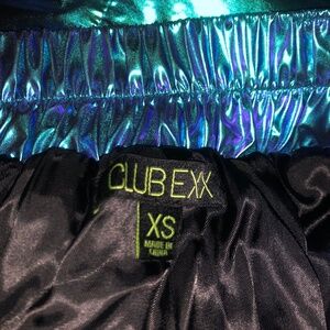 Holographic Snowsuit